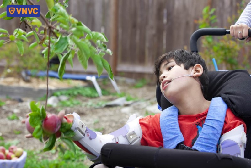 trẻ bị bại liệt