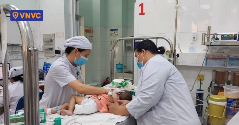 Trẻ mắc virus hợp bào hô hấp RSV thể nặng