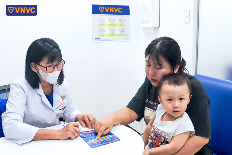 many parents visit vnvc hoang van thu