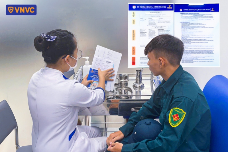 dân phòng trật tự tiêm vắc xin uốn ván