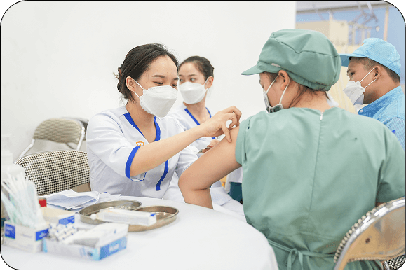 tiêm chủng cho nhân viên y tế