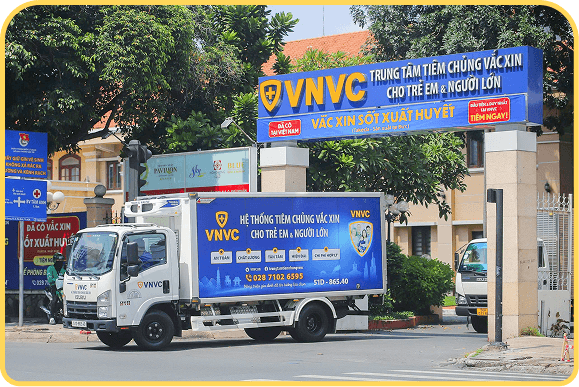 xe vận chuyển vắc xin