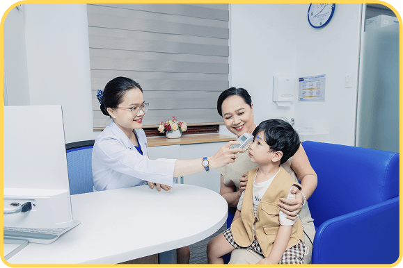 đo nhiệt độ cho bé