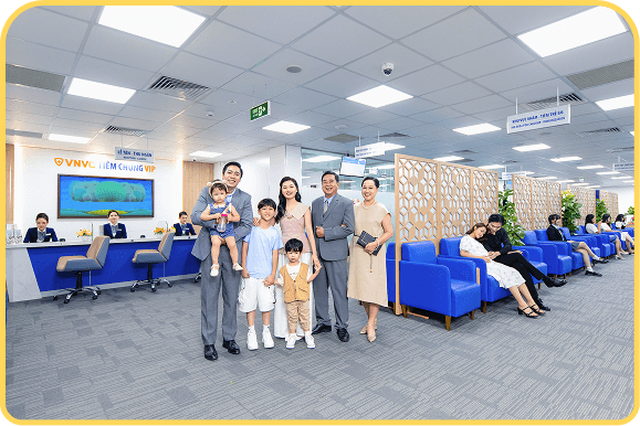 gia đình đến trung tâm tiêm chủng vip