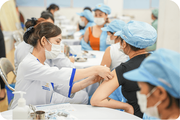 tiêm chủng cho công nhân