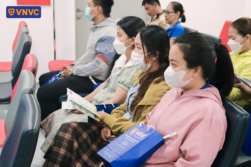 khách hàng tham gia lớp học tiền sản vnvc