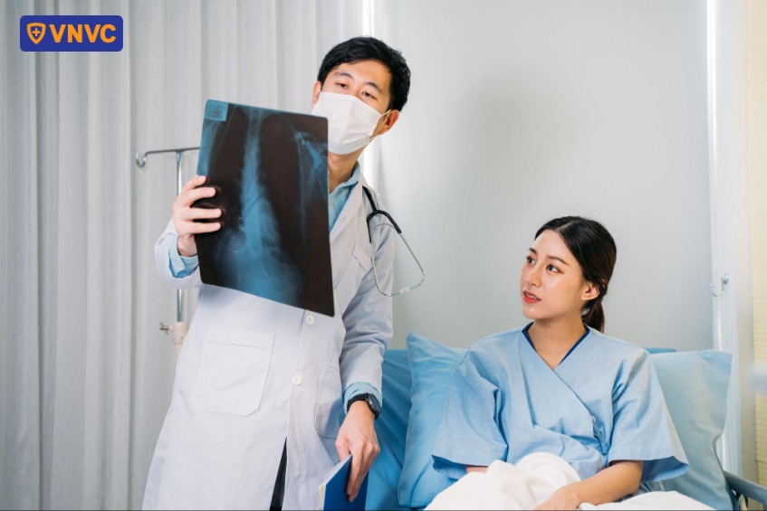 đi khám bác sĩ để được kê đơn thuốc phù hợp