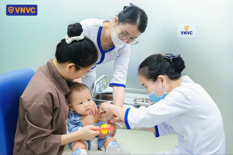 trẻ em được tiêm ngừa cúm