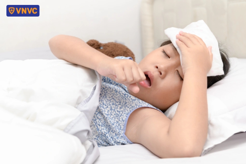 trẻ nóng sốt và ho