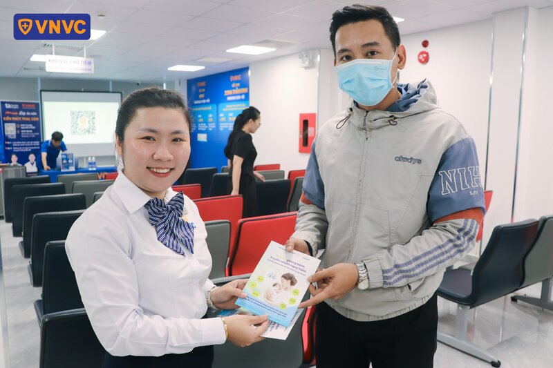 tư vấn lịch tiêm chủng cho khách hàng