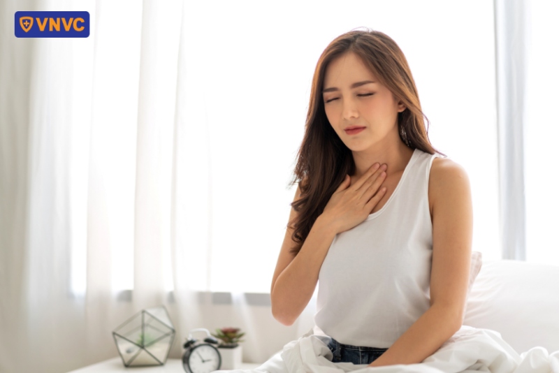 viêm phế quản gây đau họng ở người lớn