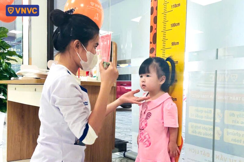 đo chiều cao cho bé tại vnvc