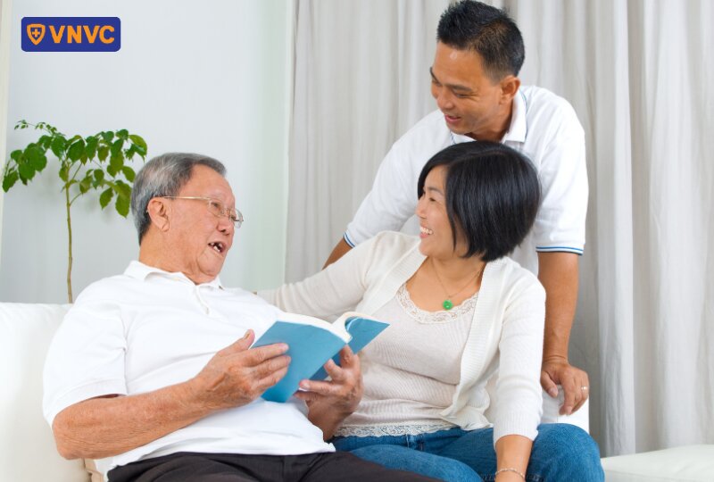 gia đình chăm sóc sức khỏe người cao tuổi