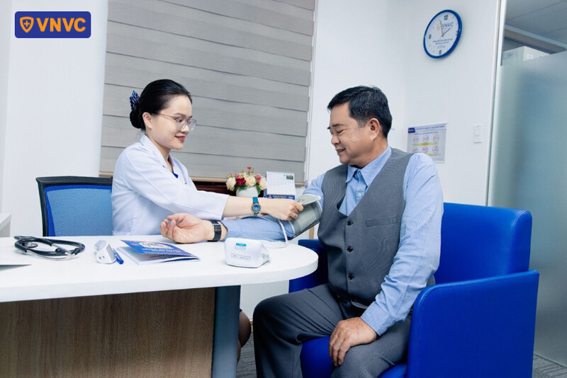 khám sàng lọc trước tiêm chủng