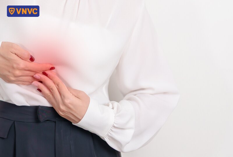 khó chịu vùng bụng ở người bệnh gan