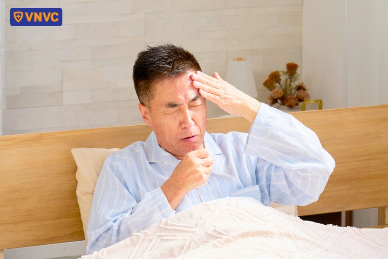 người cao tuổi có triệu chứng sốt