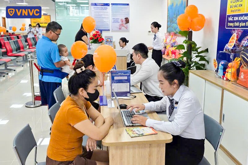 nhân viên tư vấn gói tiêm chủng
