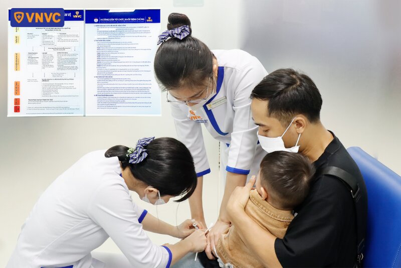 tiêm phòng vắc xin cho trẻ nhỏ tại vnvc