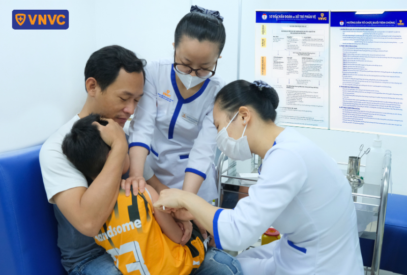 tiêm vắc xin bảo vệ gan