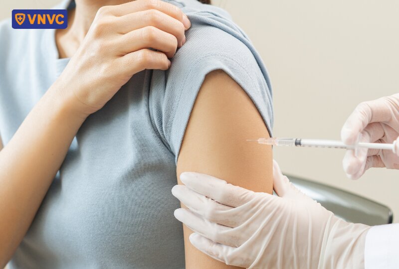 tiêm vắc xin phòng bệnh viêm gan