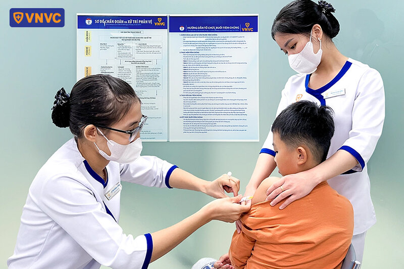 tiêm vacxin phòng bệnh viêm gan b