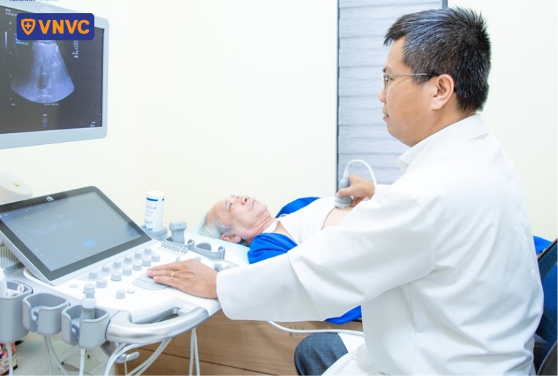 bác sĩ chẩn đoán hở van động mạch phổi