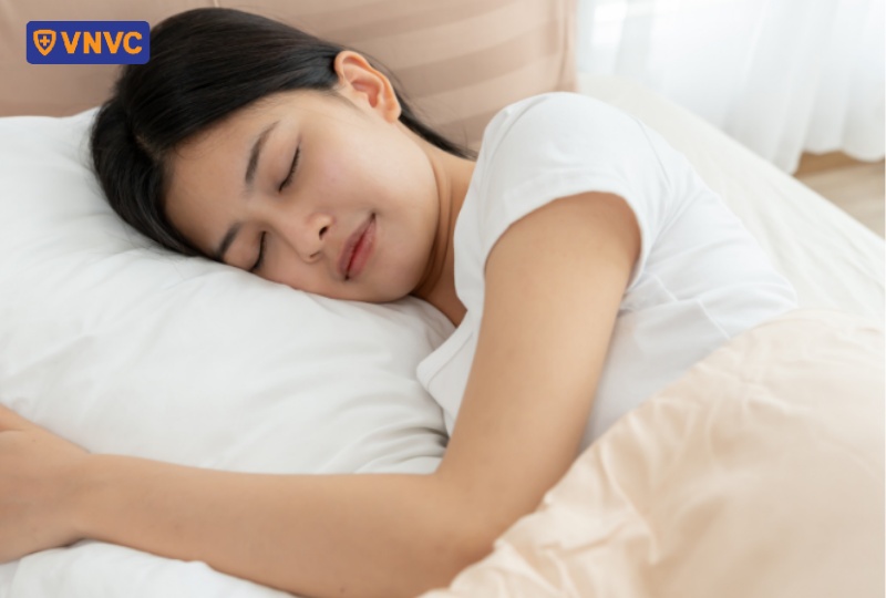 nghỉ ngơi sau tiêm vắc xin bạch hầu