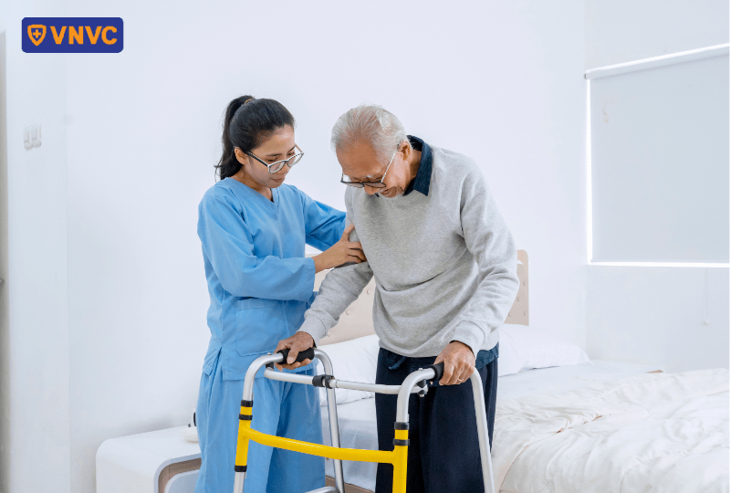 người già bị bại liệt