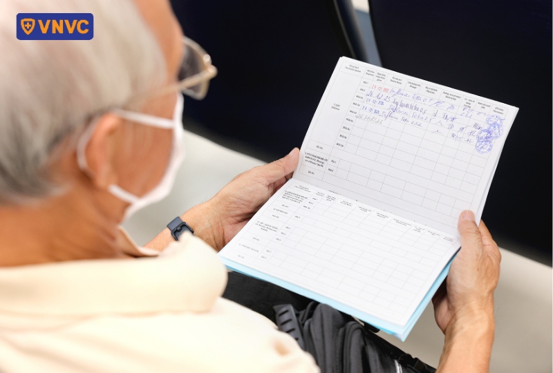 sổ tiêm chủng giấy truyền thống