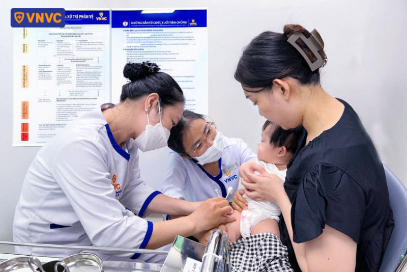 tiêm phòng uốn ván cho bé