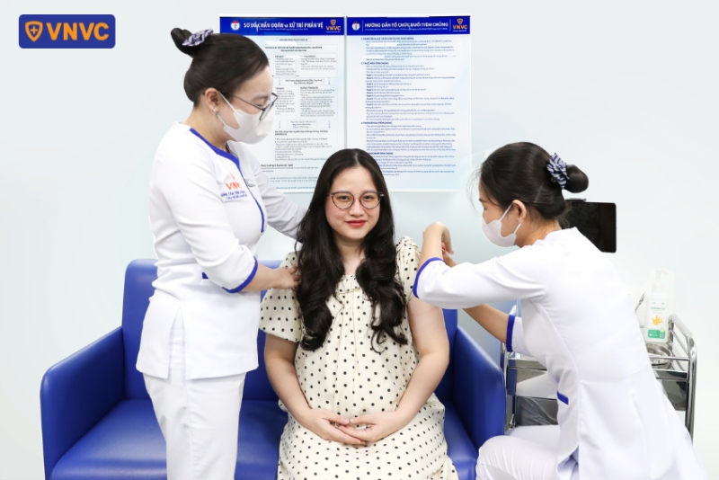 tiêm vắc xin cho phụ nữ mang thai