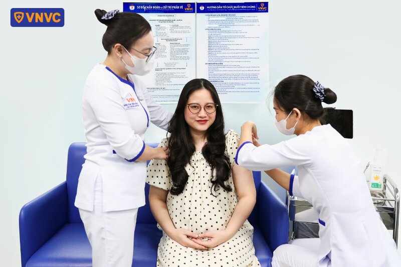 tiêm vắc xin uốn ván cho bà bầu