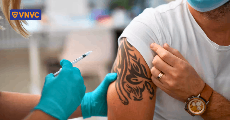 Xăm mình có tiêm vắc xin được không?