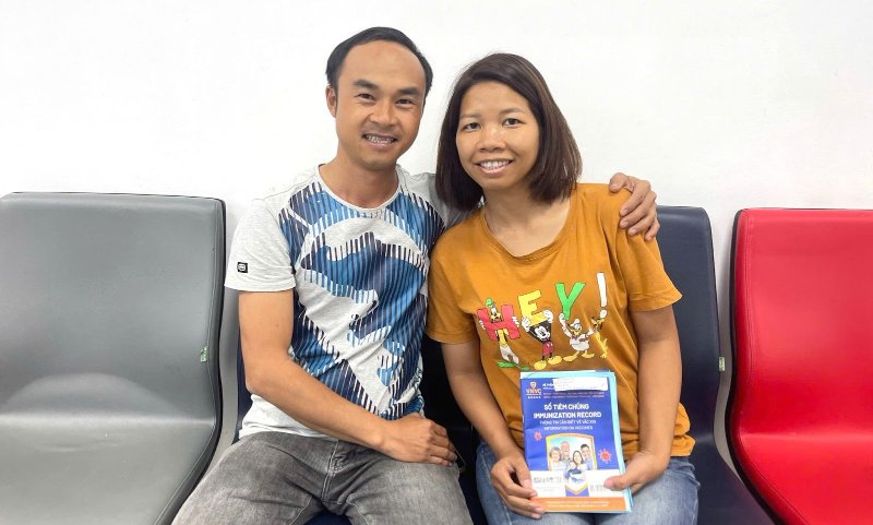 khách hàng tiêm phòng tại vnvc