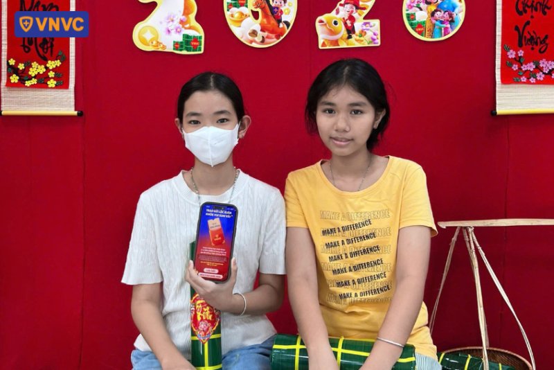 tham gia lắc quẻ nhận lì xì