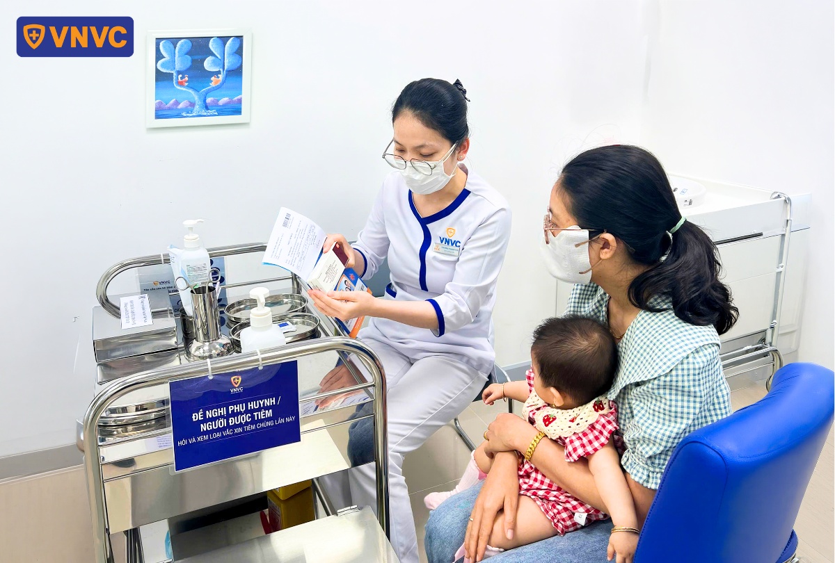 điều dưỡng cho mẹ xem trước vắc xin