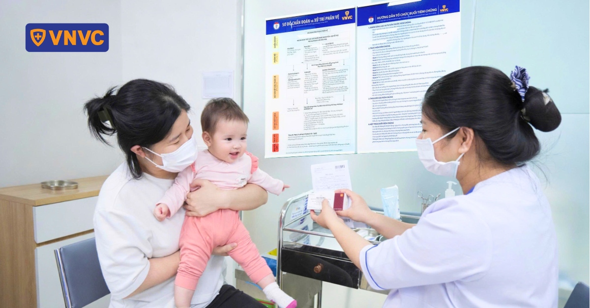 Tăng cường tiêm chủng do lo ngại não mô cầu nhưng không lơ là trước các bệnh khác để tránh “dịch chồng dịch”