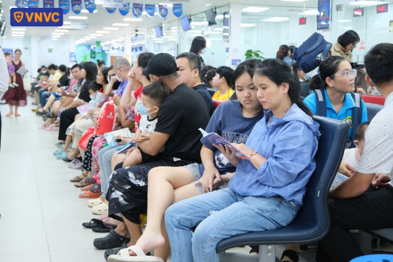 khách đến vnvc tiêm cúm