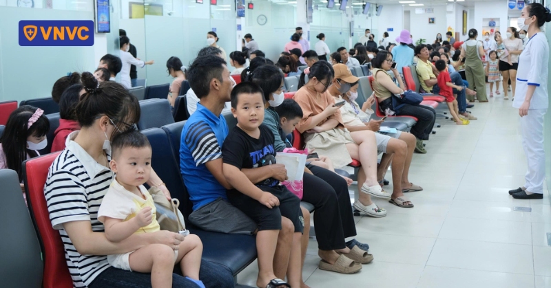 Tăng gấp 2 lần người dân tiêm chủng trở lại sau Tết Nguyên đán