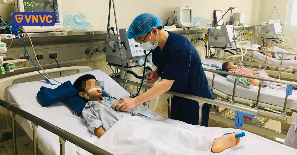 Vì sao có người tiếp xúc với bệnh nhân não mô cầu nhưng không biểu hiện bệnh ngay?