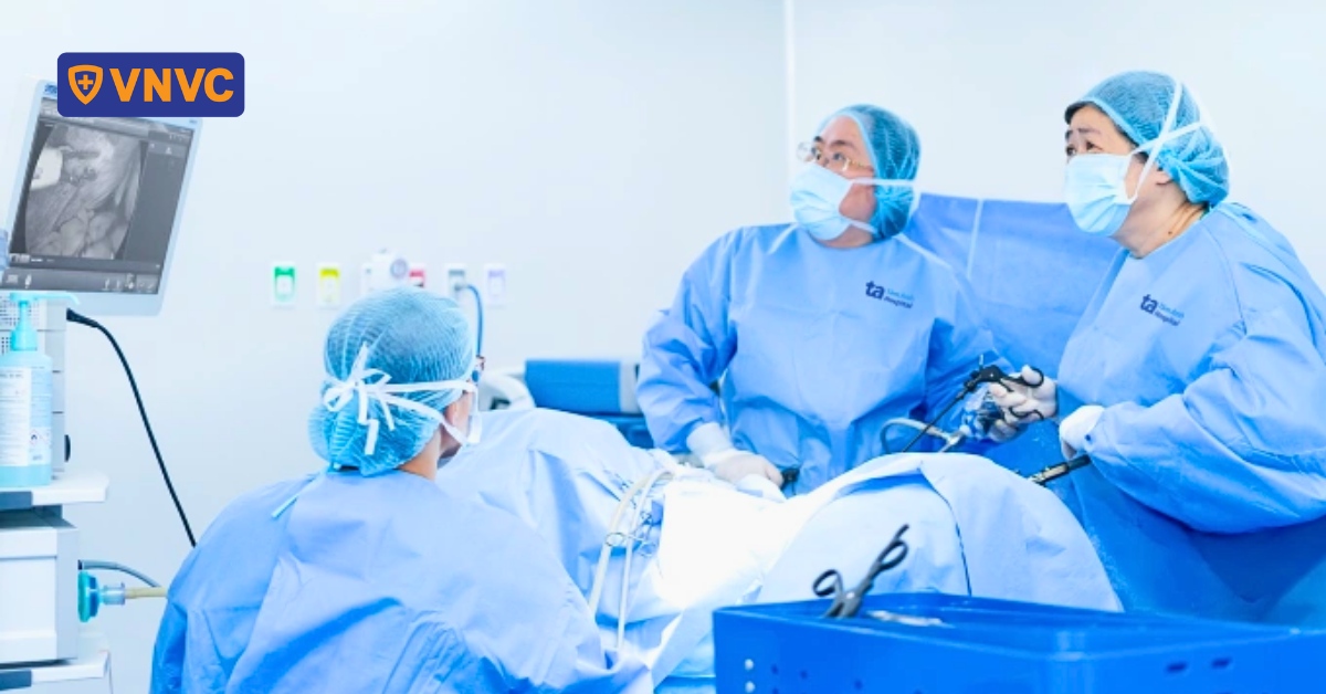 Mắc ung thư cổ tử cung ở tuổi 25: Cảnh báo xu hướng trẻ hóa và khoảng trống tiêm chủng HPV