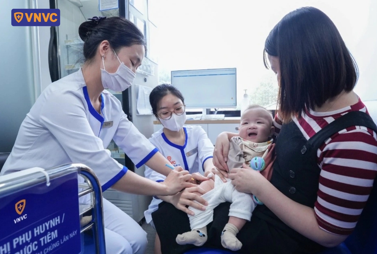 tiêm phòng vaccine cho trẻ em tại vnvc