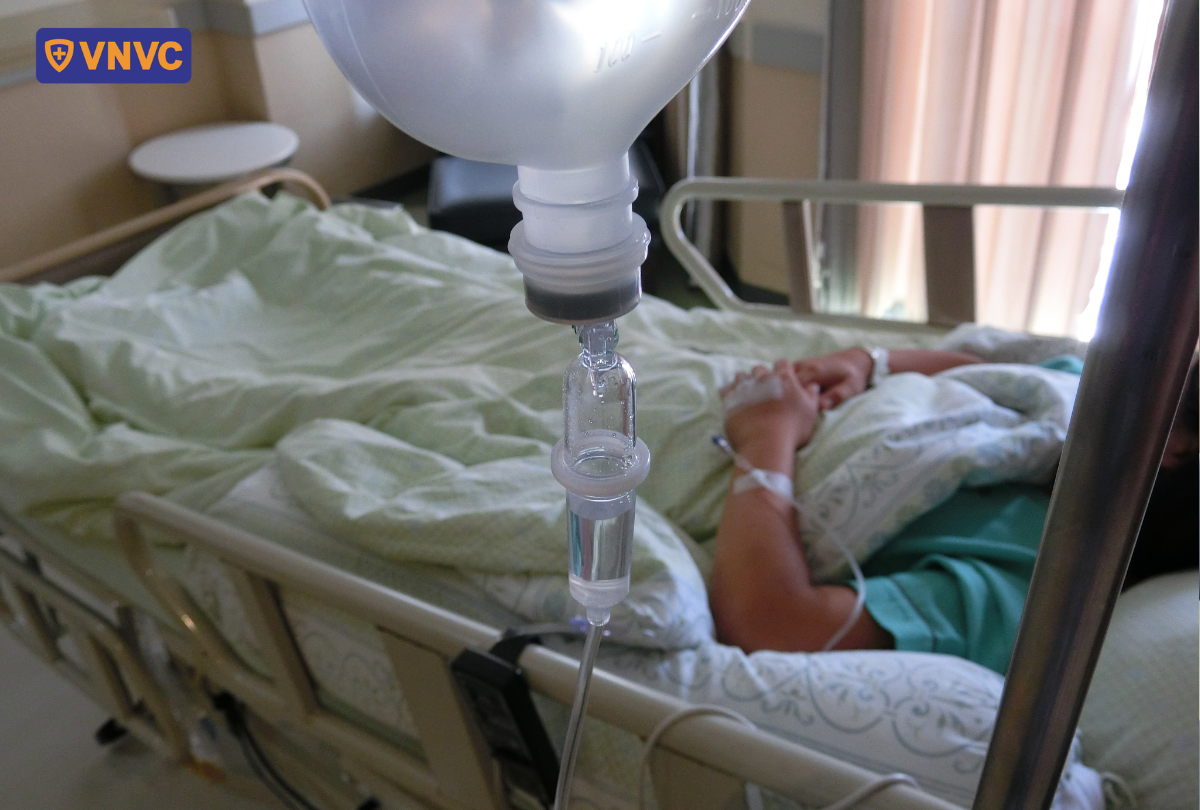 truyền dịch cho bệnh nhân