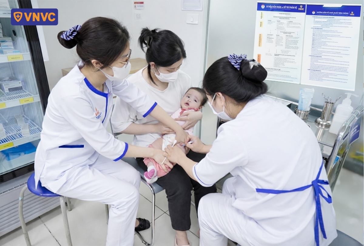 ưu đãi tiêm vắc xin hexaxim