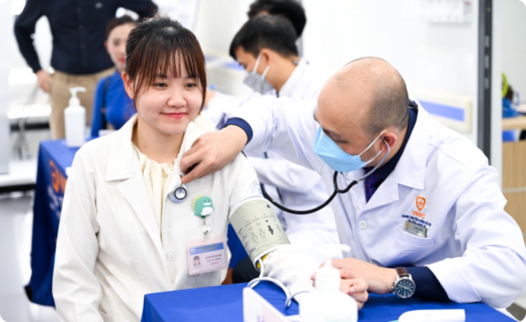 bác sĩ vnvc khám sàng lọc miễn phí