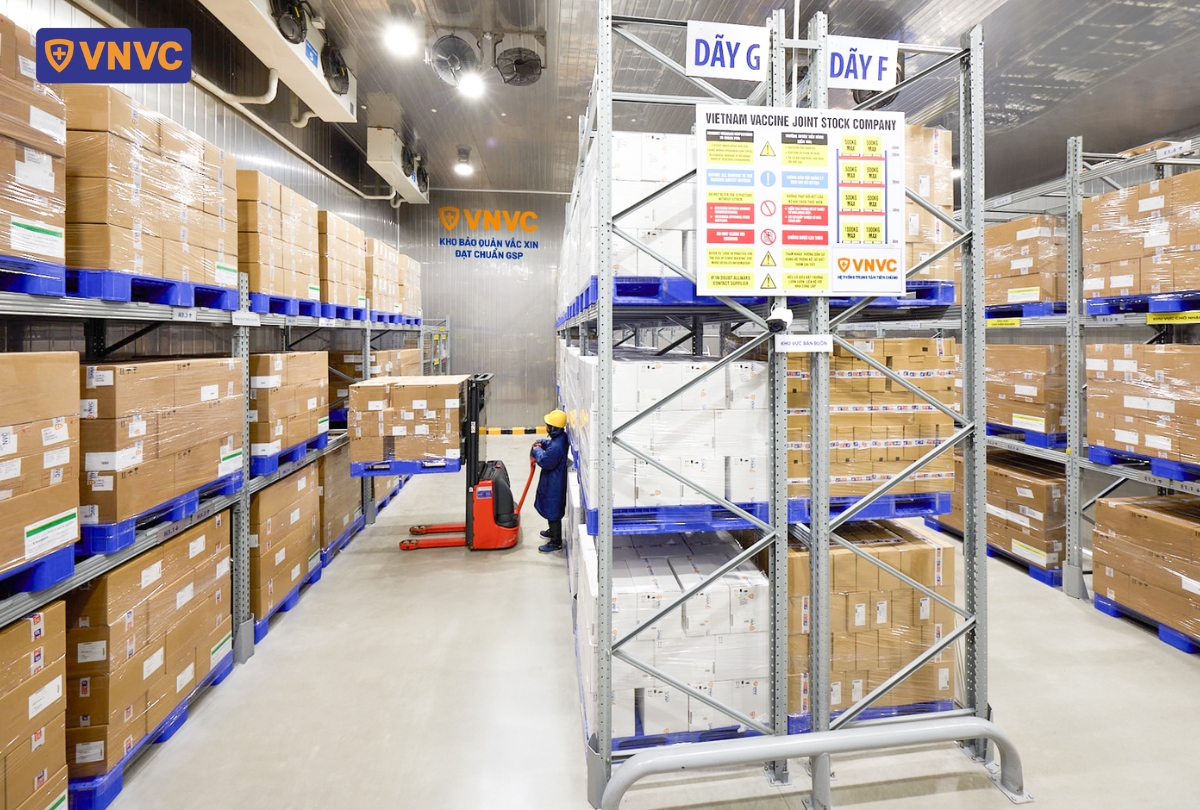 kho bảo quản vắc xin của hệ thống vnvc