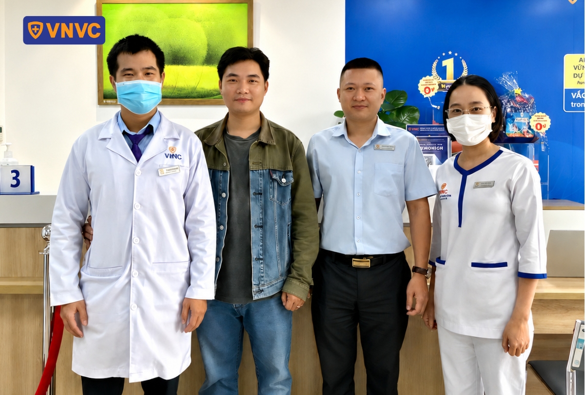 phụ huynh cảm ơn điều dưỡng vnvc