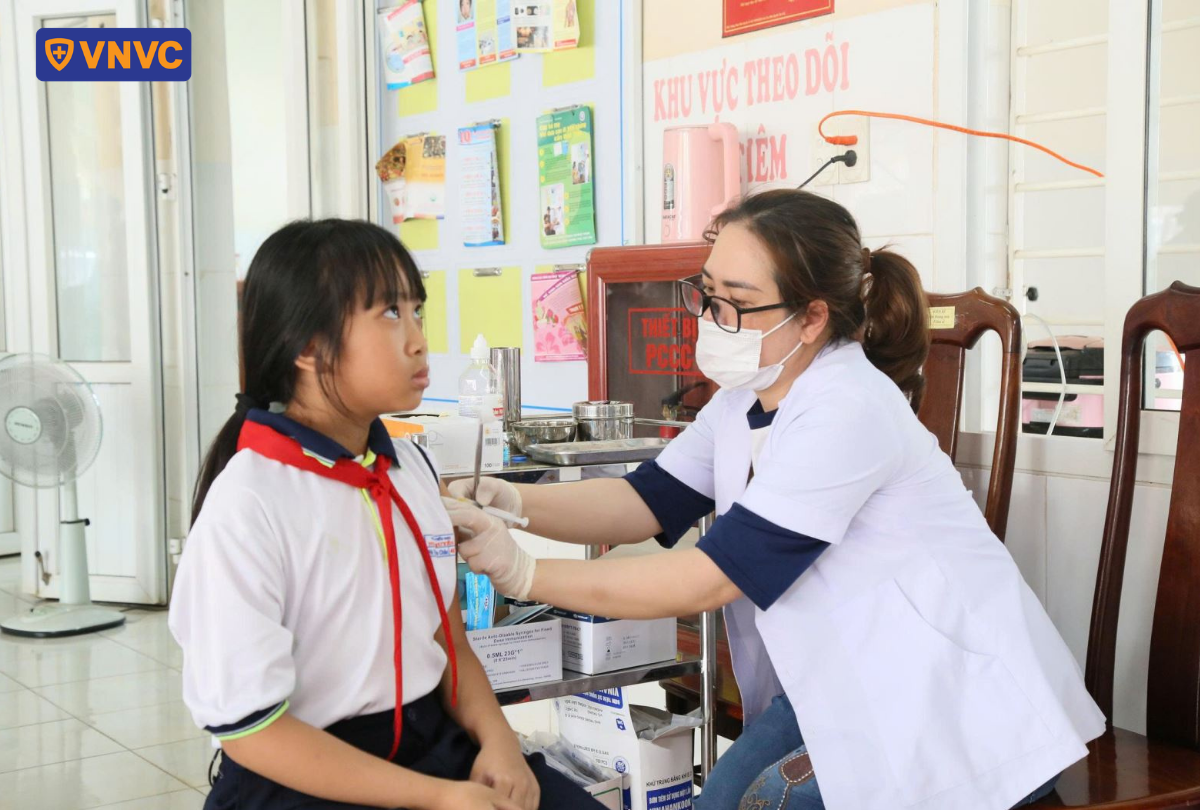 tiêm ngừa cho học sinh nữ