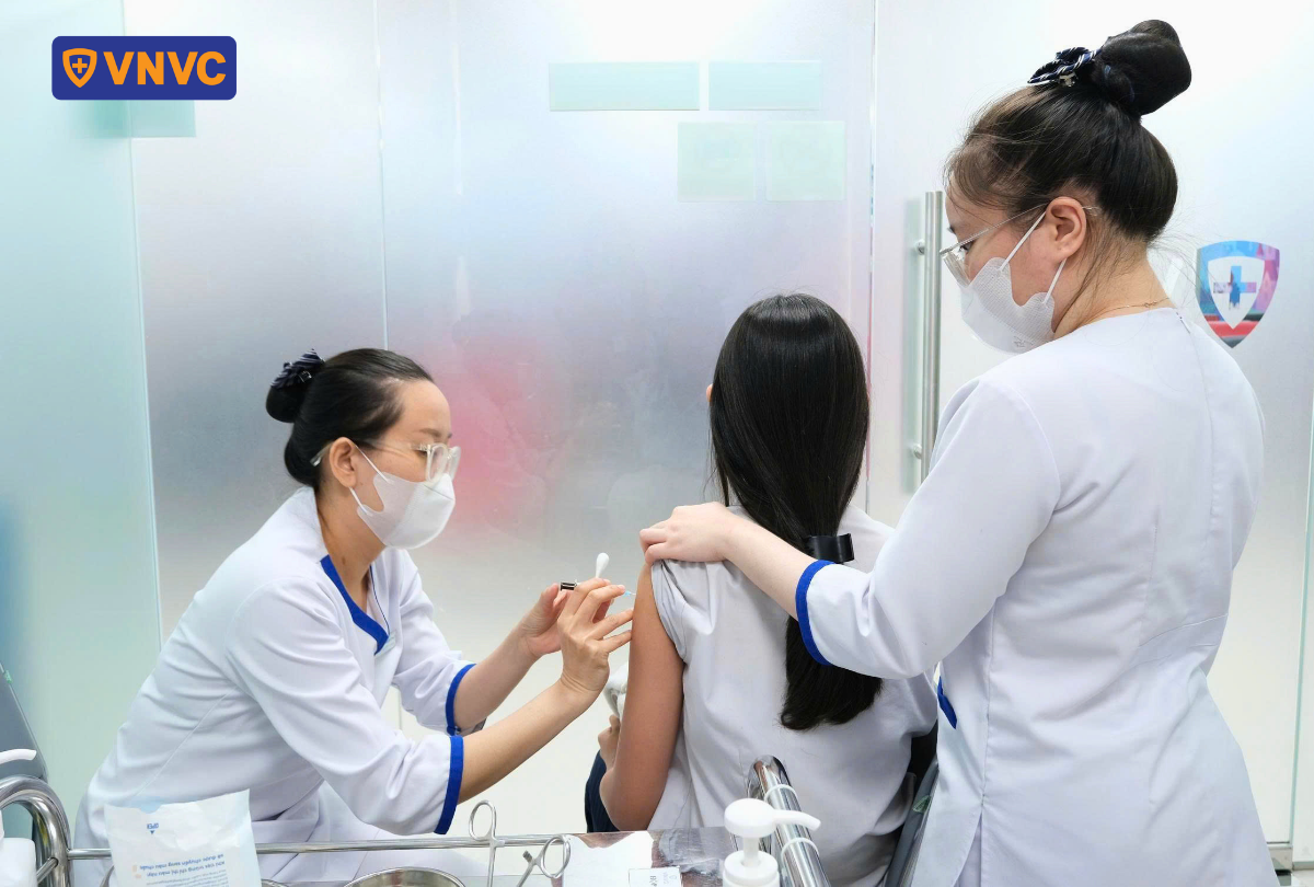 tiêm ngừa cho phụ nữ