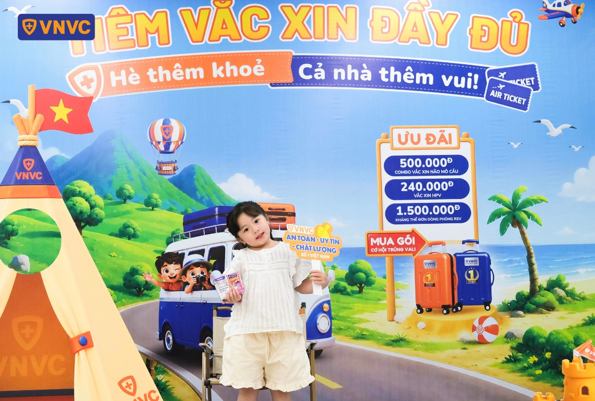 bé gái tham gia sự kiện vnvc